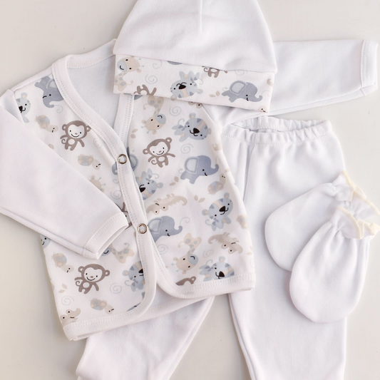 Ajuar de 4 piezas con bata estampada