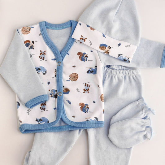Ajuar de 4 piezas con bata estampada