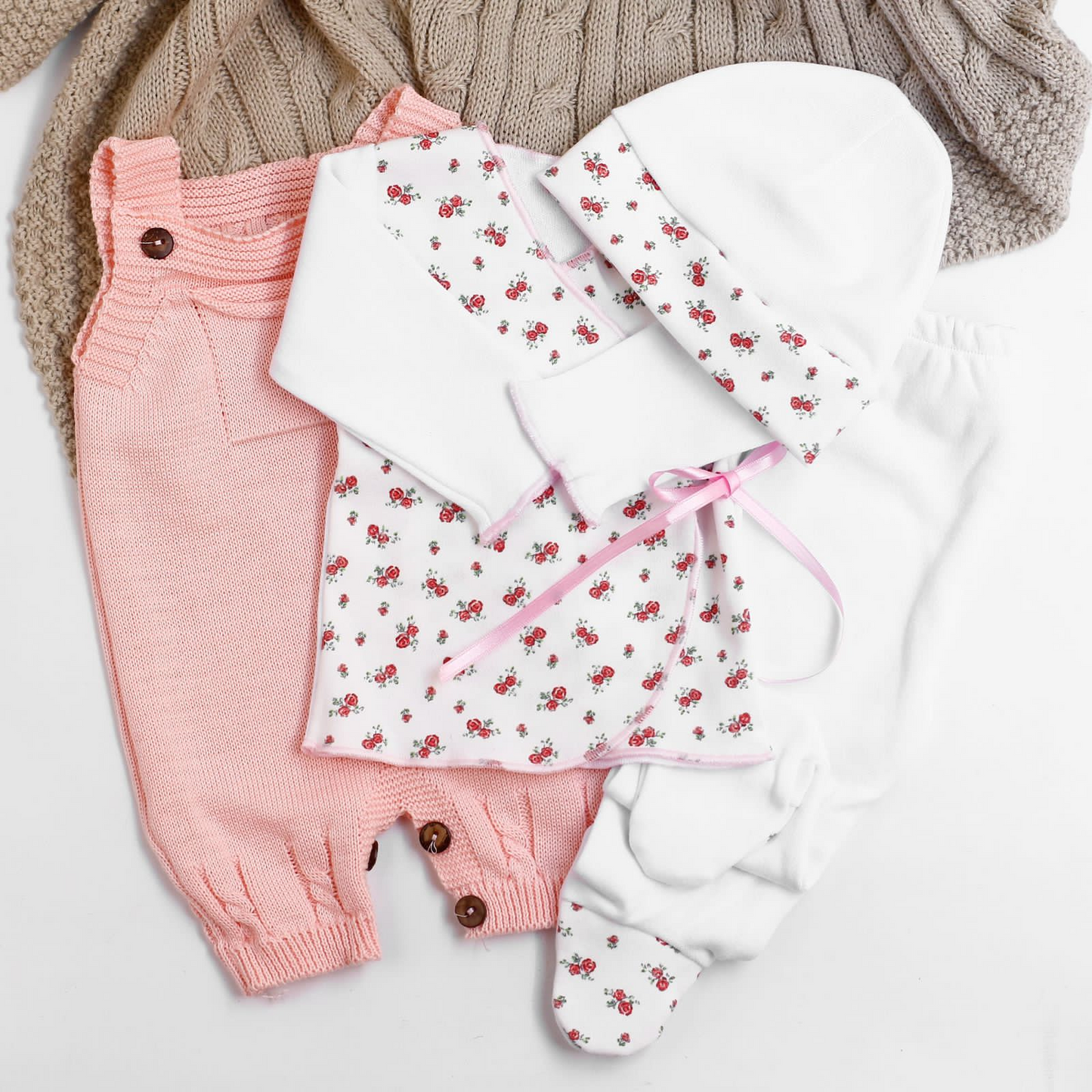 Conjunto de 4 piezas con cinta estampada